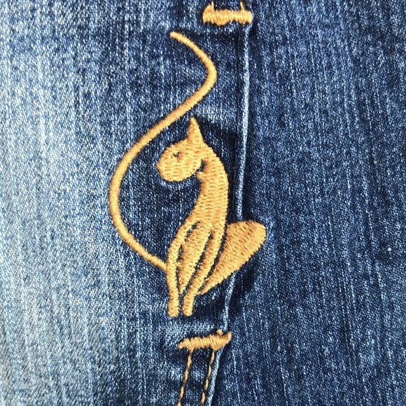 Phat Fashions Silver Label rolled capris with cat on back pocket, size 16 - Picture 7 of 12